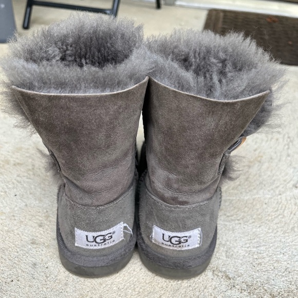 Girls Bailey Button Ugg Boots - Picture 4 of 4